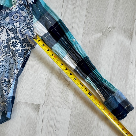 Beautiful Cino button down shirt size medium - Picture 8 of 9